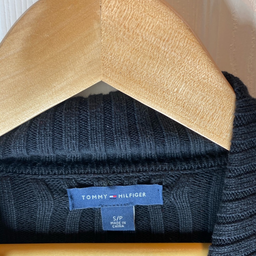 sold***Vintage Tommy Hilfiger Cropped Sweater - Picture 5 of 7